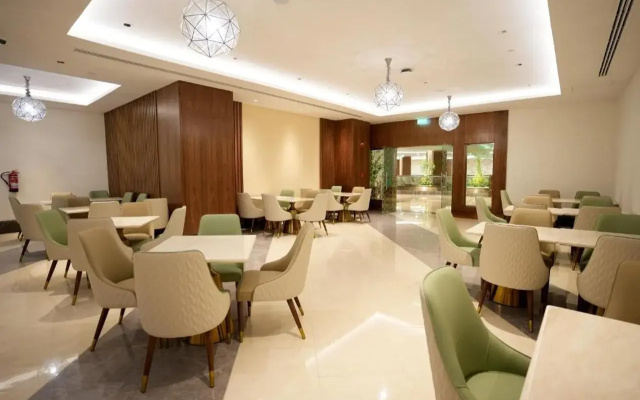 Peninsula Worth Hotel