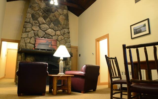 Bear Mountain Inn and Overlook Lodge