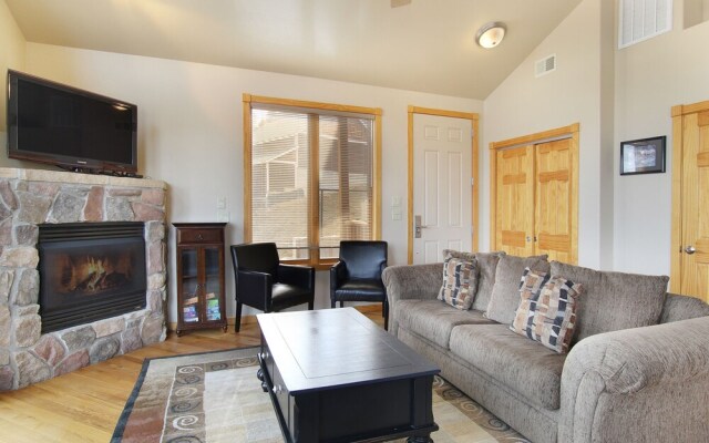 Ouzel Peak 22a 2 Bedroom Condo by RedAwning