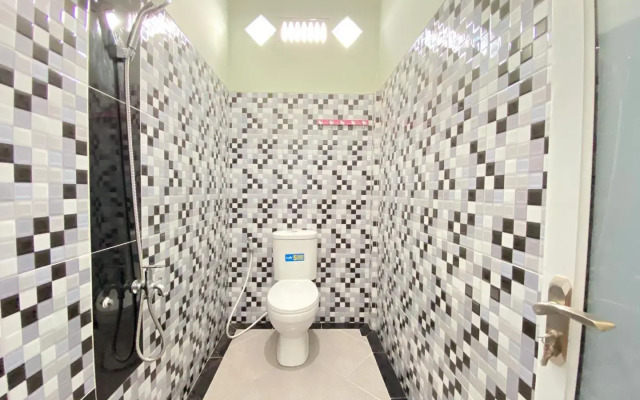 RedDoorz @ Jalan Sukawinatan Palembang