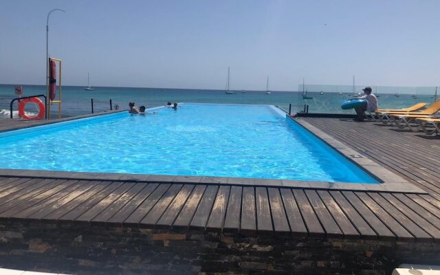 AJP Holidays - Porto Antigo 2 Beachfront Apartment