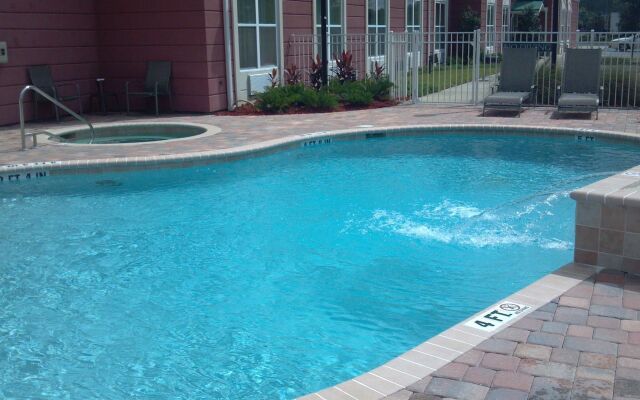 Best Western Plus First Coast Inn & Suites