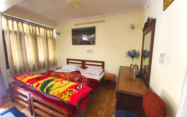 Goroomgo Kohinoor Mallital Nainital