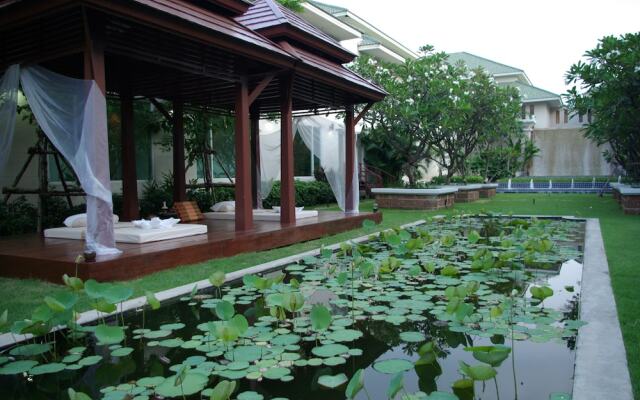Bangkok Natural Spa Resort and Suite
