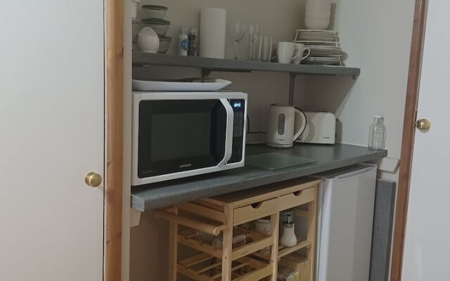 Relax With Amazing Views! 1-bed Studio in Tegryn