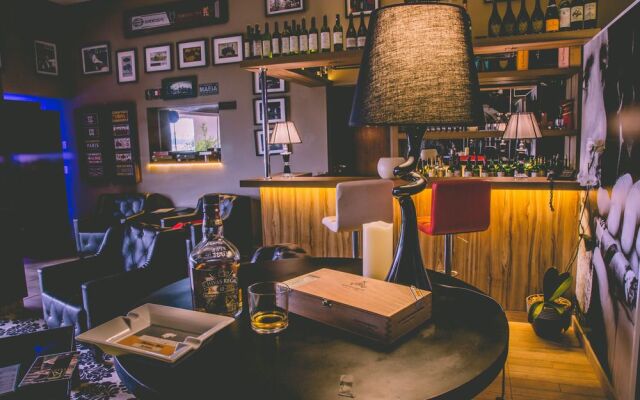 Prado Hotel Business
