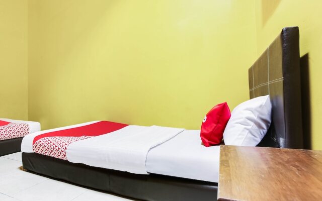 OYO 89406 Lucky Budget Hotel