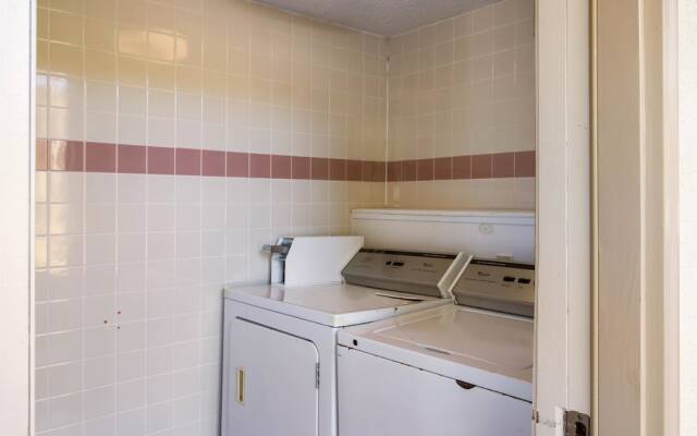 Motel 6 Holyoke MA