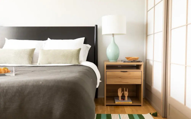 Beachcomber by AvantStay | 1 Block from Beach - Modern Estate w/ Ocean Views