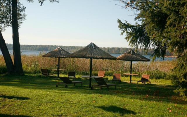 Jabłoń Lake Resort