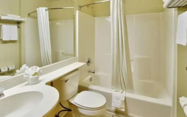 Western Skies Inn And Suites