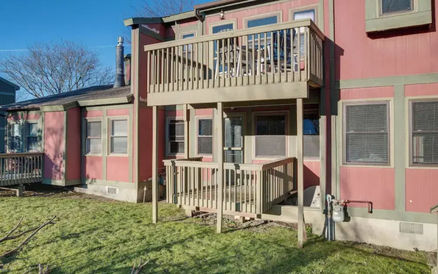 Chic Greek Peak Ski Resort Townhome w/ Balconies!