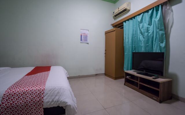 Hotel & Kost 37 by Oyo Rooms