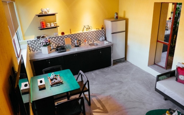 1968 Homes Cozy Vintage City Centre Home – Guest Rooms – Hanoi