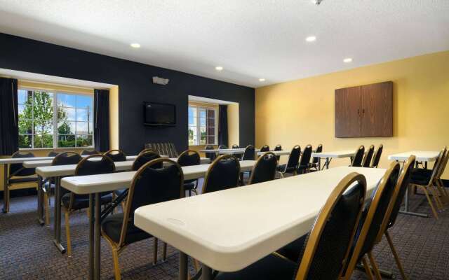 Microtel Inn & Suites by Wyndham Columbus/Near Fort Moore