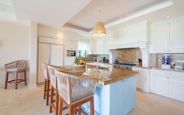 Luxurious 4 Bedroom Condo