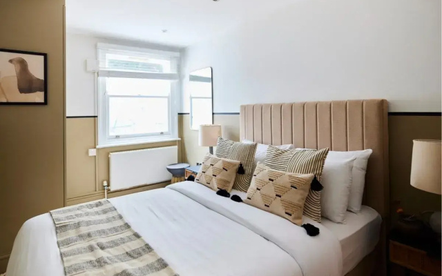 The Fichley Hideaway - Glamorous 2bdr Flat With Patio