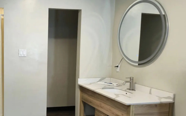 Exclusivo Inn by OYO Grand Prairie, TX