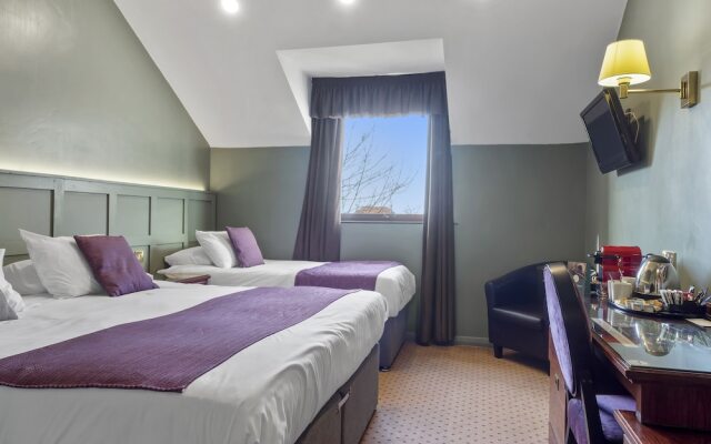 The Oaks Hotel