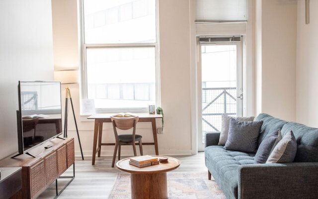 3BR CozySuites TheBlock-SkybridgeAccess2