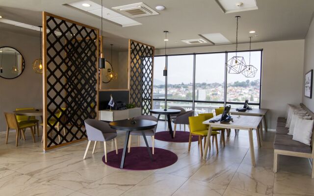 City Express Plus by Marriott Ciudad de México Mundo E