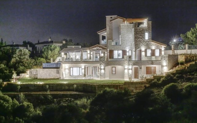 Villa Elea, New Deluxe Golf Villa at Aphrodite Hills - 6 Bedrooms, 7 Bathrooms