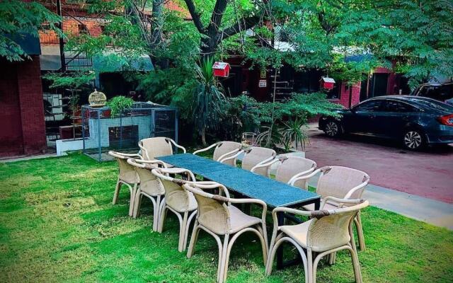 12 Avenue Lahore