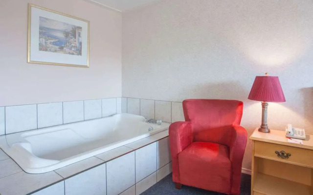 Ramada Limited 100 Mile House