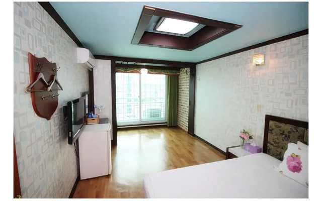 Naksan Seashore Contel