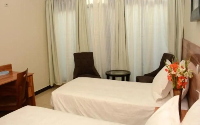 La Posh Hotel