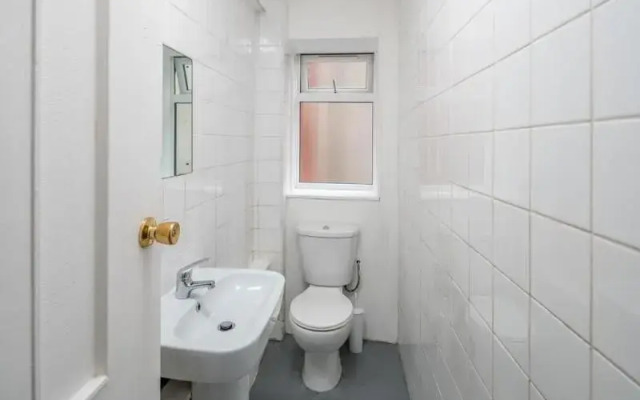 OYO Home 111 Clapham