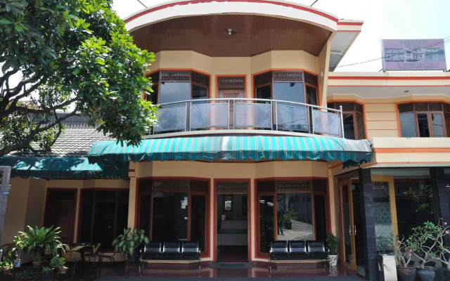 RedDoorz near Maranatha University