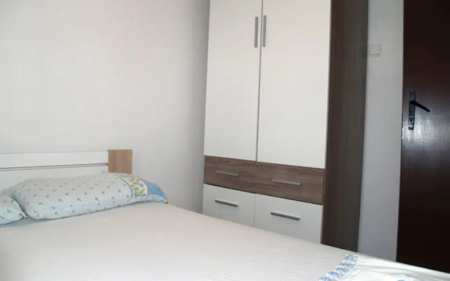 One Bedroom Apartment Alma, Sleeps 4