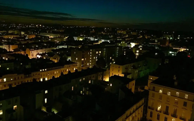 Isabella Penthouse 15th Floor, Seafront