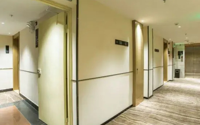 City Comfort Inn Hotel (Wuzhou Taiyang Plaza Wanda)