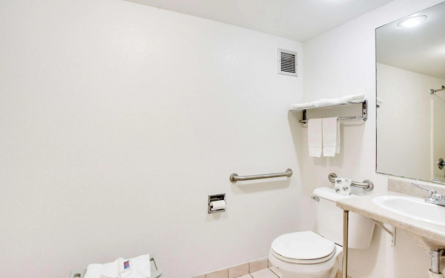 Motel 6 White House, TN