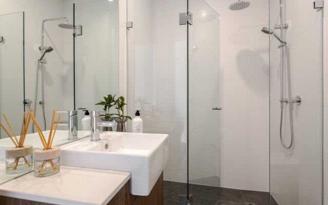 Little Grenfell Apartments by Urban Rest