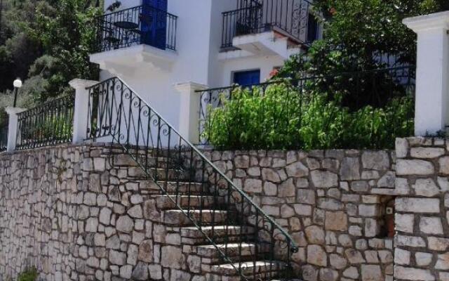 Aprilis Apartments
