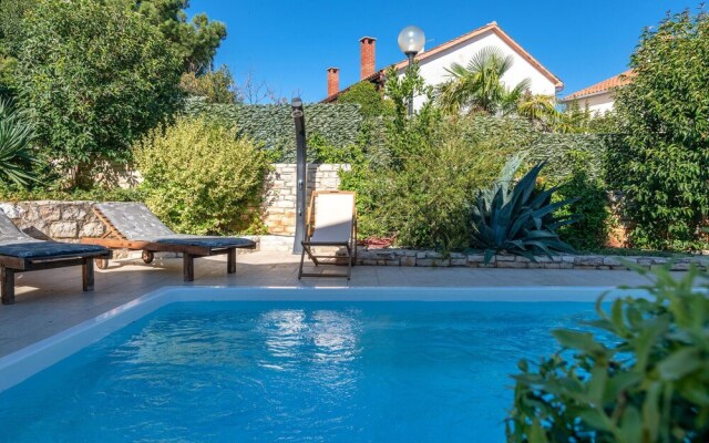 Awesome Home in Vrsar With Wifi and 4 Bedrooms