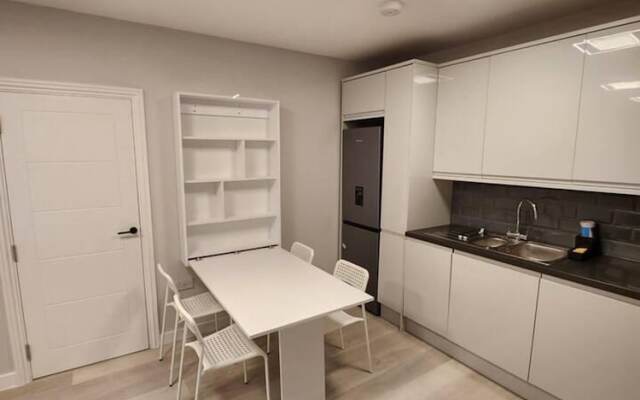 Beautiful 2-bed Apartment in London - Sleeps 6!