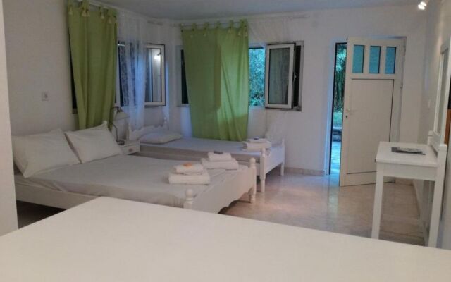 Rossis Studios