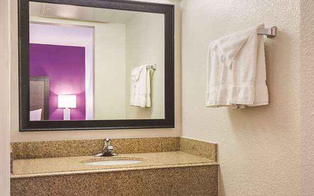 Wingate by Wyndham Galveston Beachfront at the Seawall