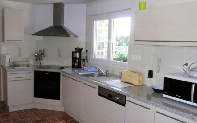 Charming House Located 2 km From the Village of Plozévet