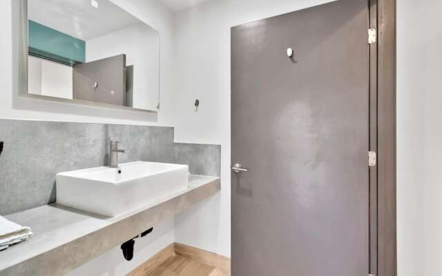 Exclusivo Inn & Suites