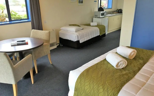 Haast River Top 10 Holiday Park