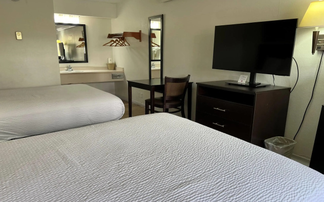 Days Inn by Wyndham Overland Park/Metcalf/Convention Center