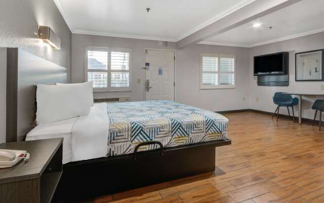 Studio 6 Ontario, Ca - Convention Center - Airport