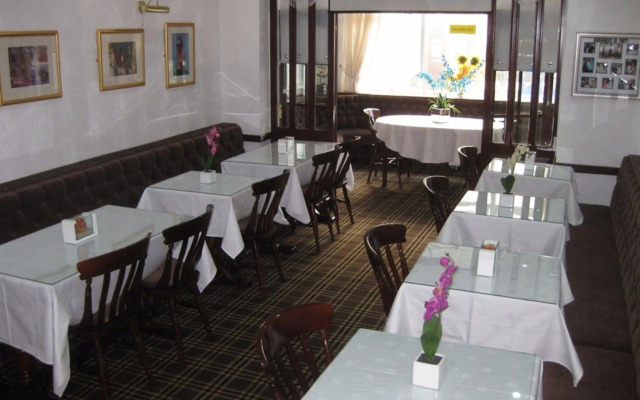 Rock Dene Hotel