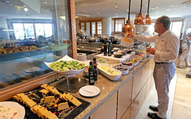 Las Lomas Village – Luxury Apartments