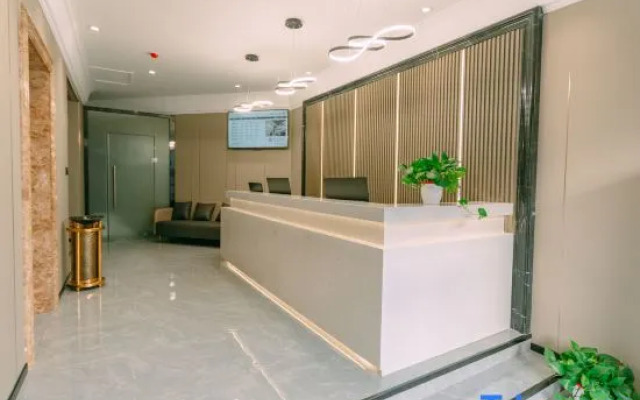 Qingmu Select Hotel (Ma'anshan Hongqi Middle Road RT-Mart)